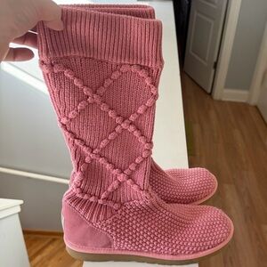 Brand new”aUGG Australia”shoes for women.Size-9,color-pink.(Nice for winter)🤍